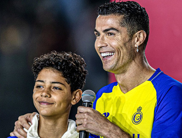 Khoác áo Al-Nassr, con trai Ronaldo nhận áo số 7
